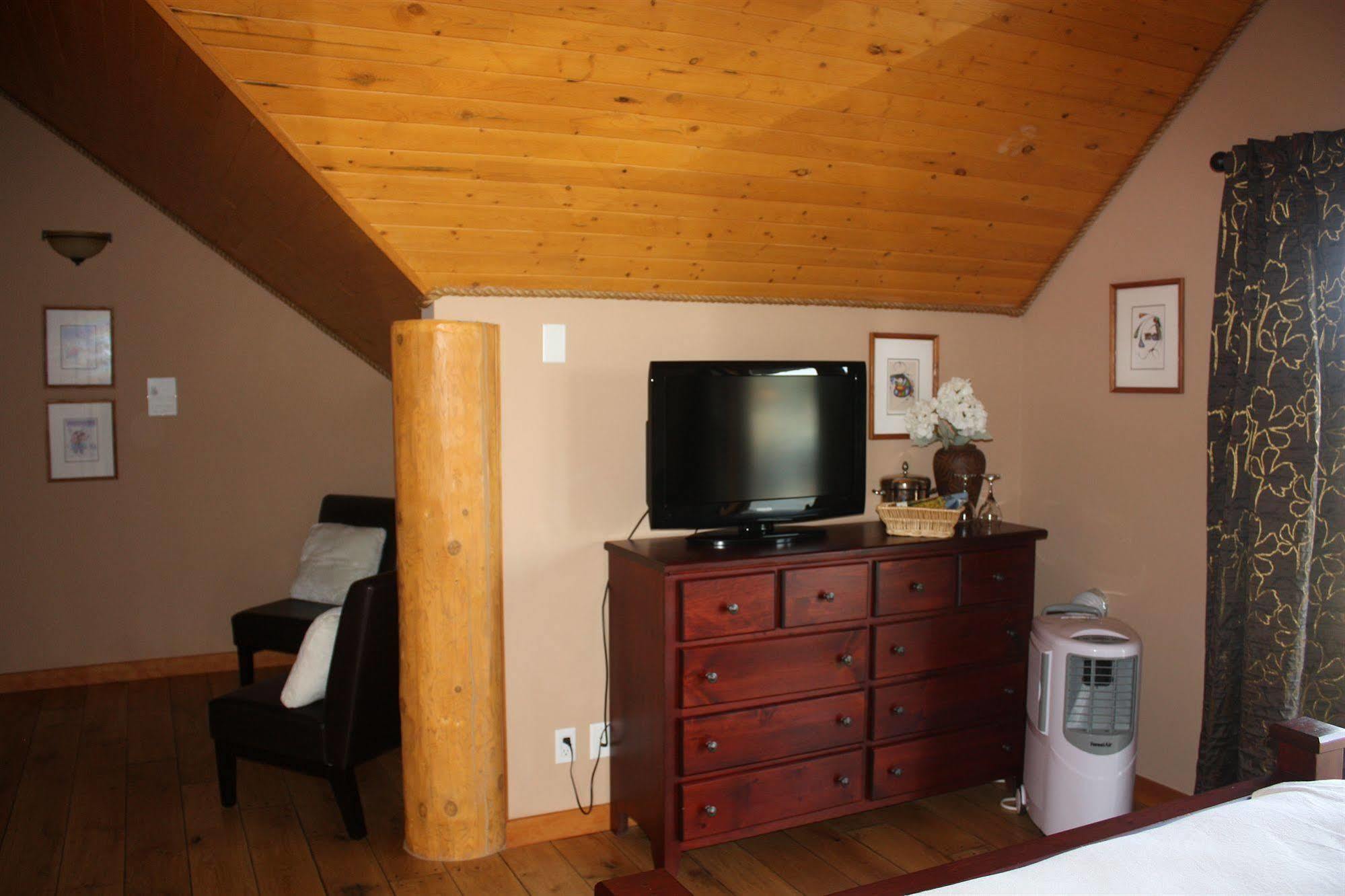 A Okanagan Lakeview Inn Kelowna Exteriér fotografie